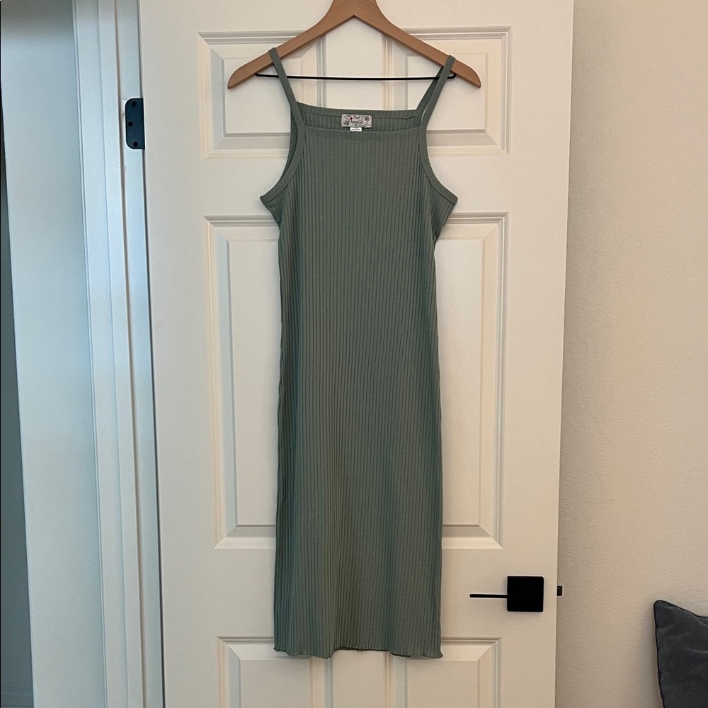Chic Sage Ribbed Midi Dress